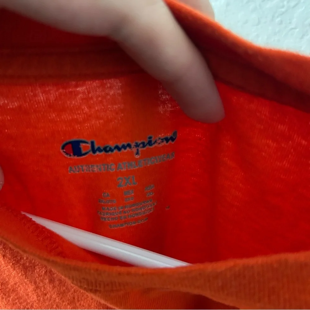 🌿 Champion Men's Bright Orange Tee - Picture 3 of 4